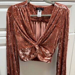 Long sleeve velvet crop top